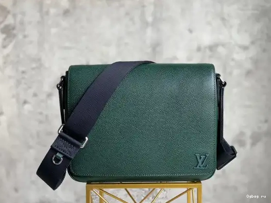 DISTRICT VUITTON LOUIS PM 0606